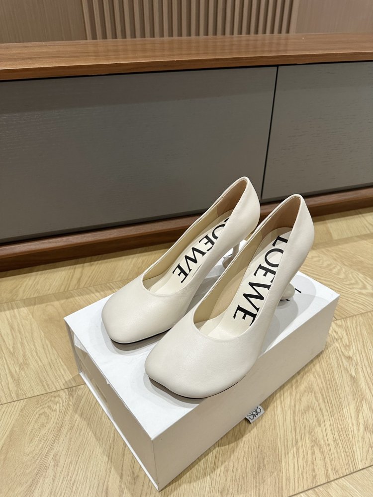 Leather shoes boats from square the toe on heel