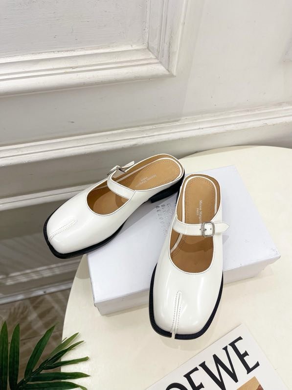 Кожаные туфли с раздвоенным носком