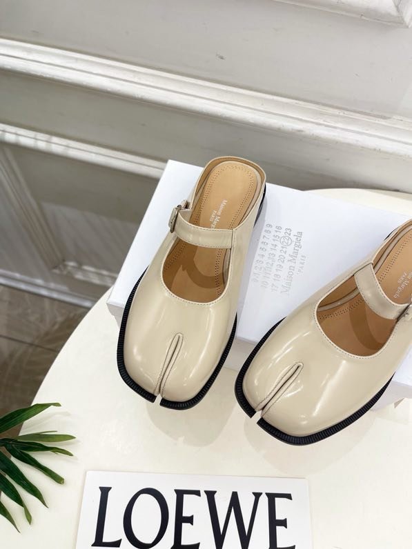 Шкіряні туфлі з роздвоєним носком фото 3