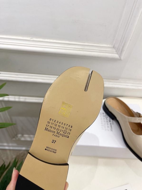 Шкіряні туфлі з роздвоєним носком фото 4