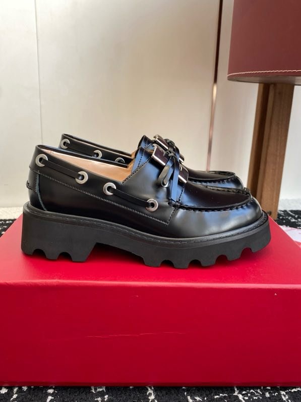 Leather shoes women's