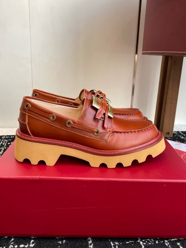 Кожаные туфли женские