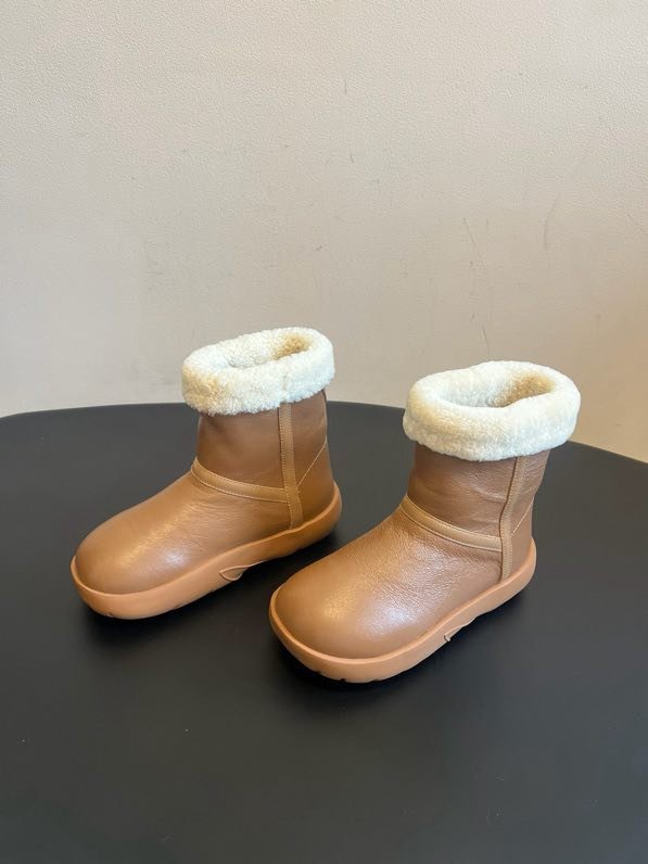 Кожаные женские ботинки на меху фото 2