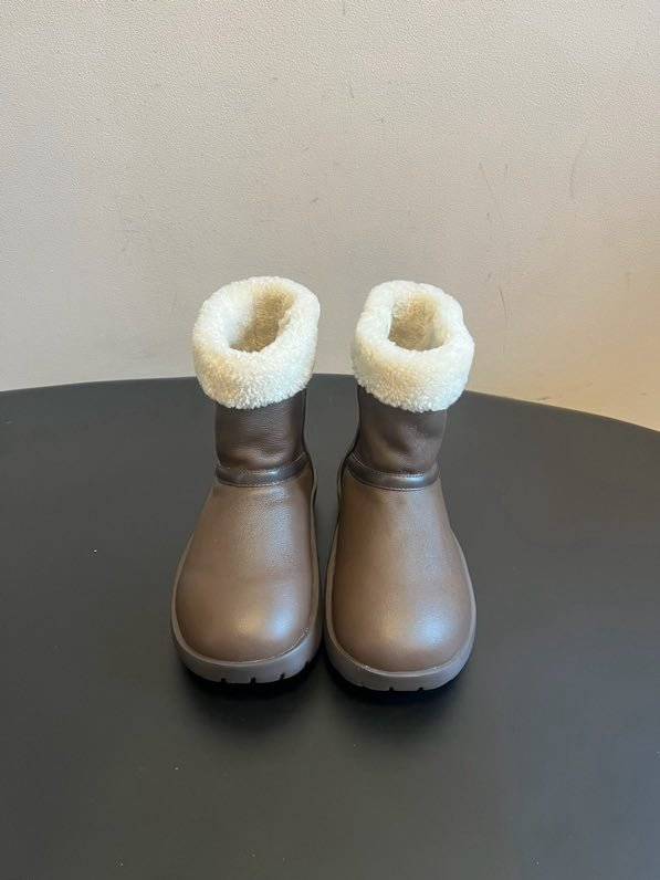 Кожаные женские ботинки на меху фото 2