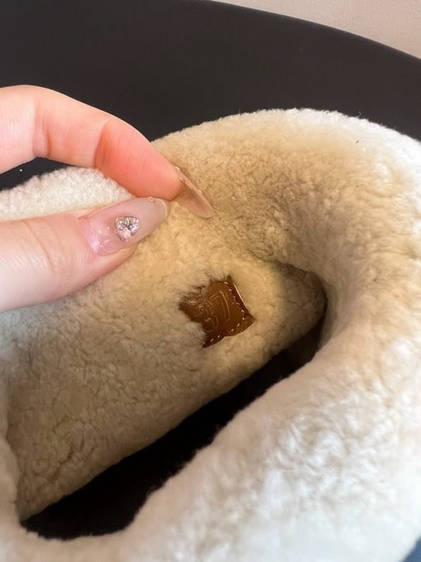 Кожаные женские ботинки на меху фото 4