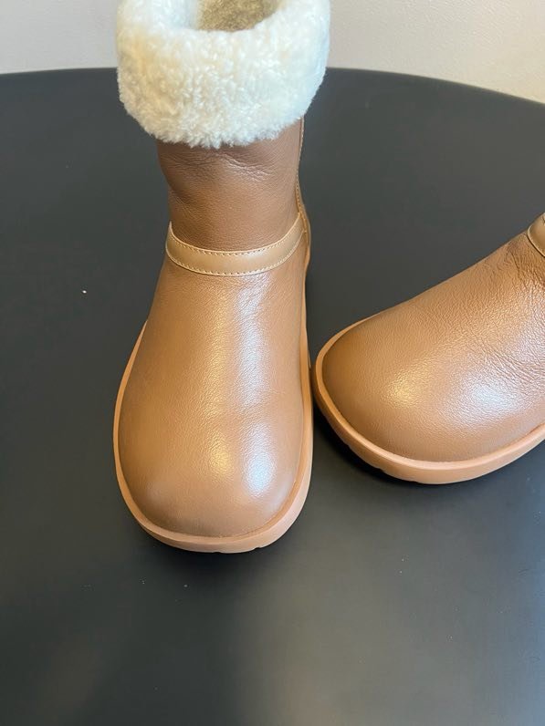 Кожаные женские ботинки на меху фото 6