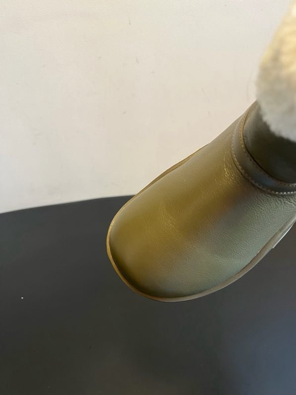 Leather women's boots on fur фото 6