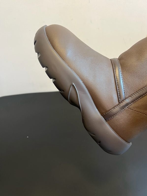 Кожаные женские ботинки на меху фото 7