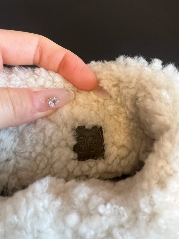 Leather women's boots on fur фото 9