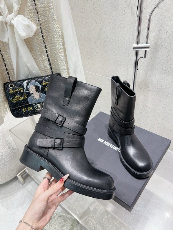 Кожаные женские ботинки