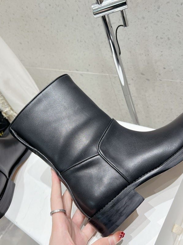 Шкіряні жіночі черевики фото 2