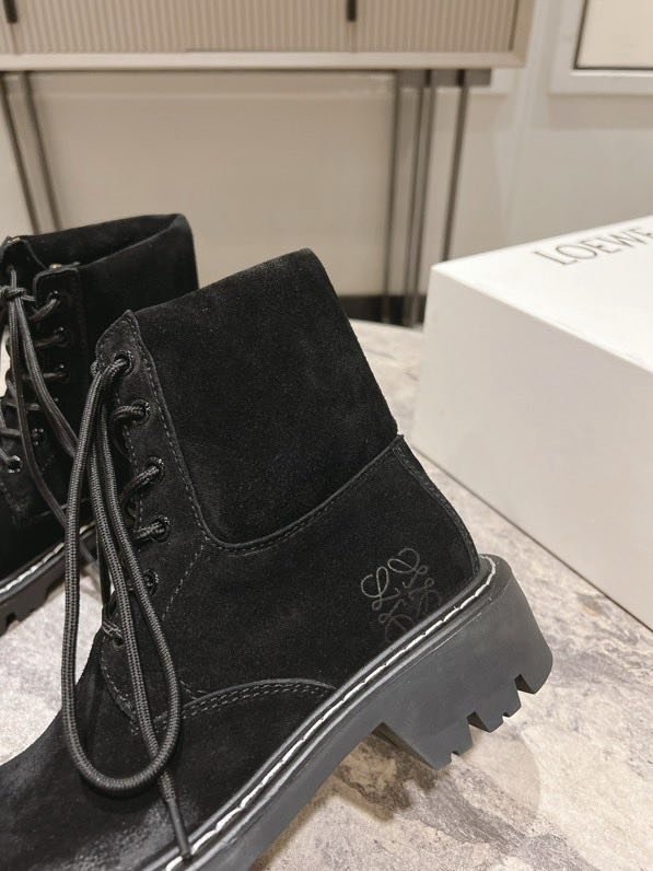 Leather women's boots фото 3