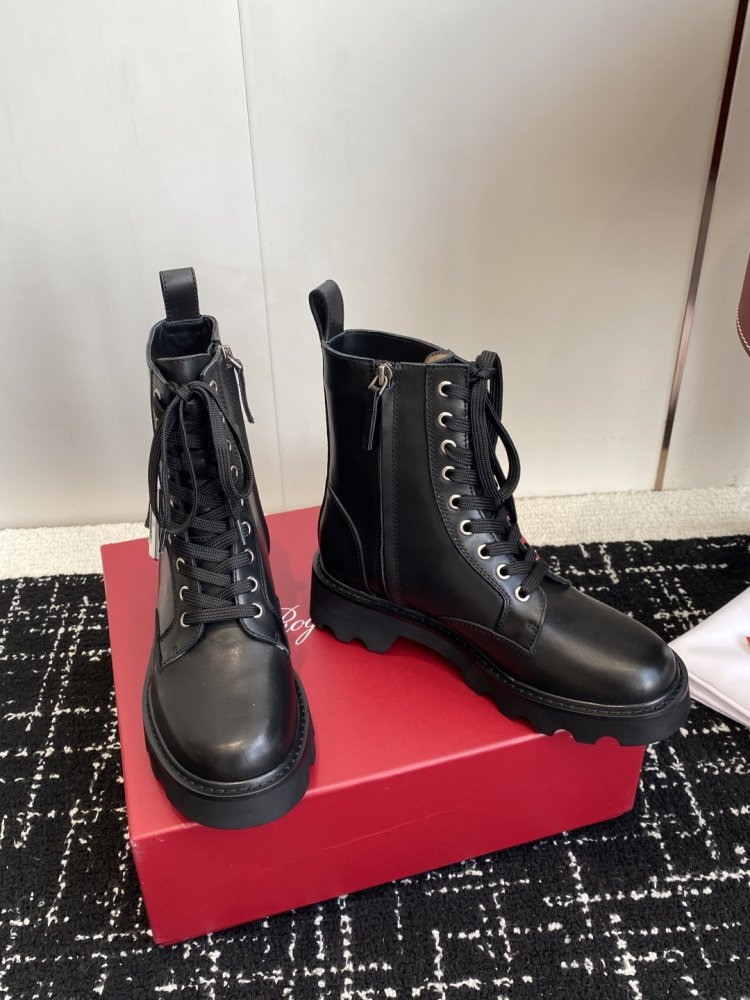 Leather women's boots фото 3