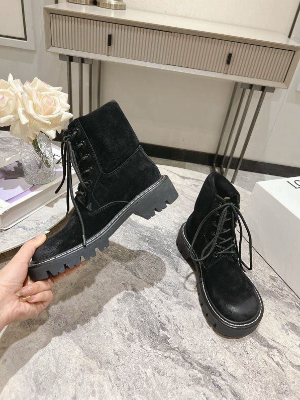 Leather women's boots фото 4