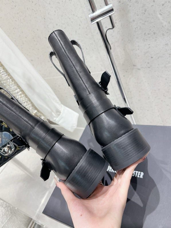 Кожаные женские ботинки фото 4