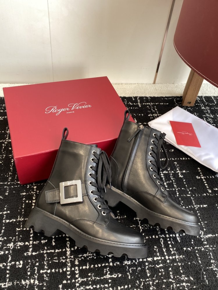 Leather women's boots фото 4