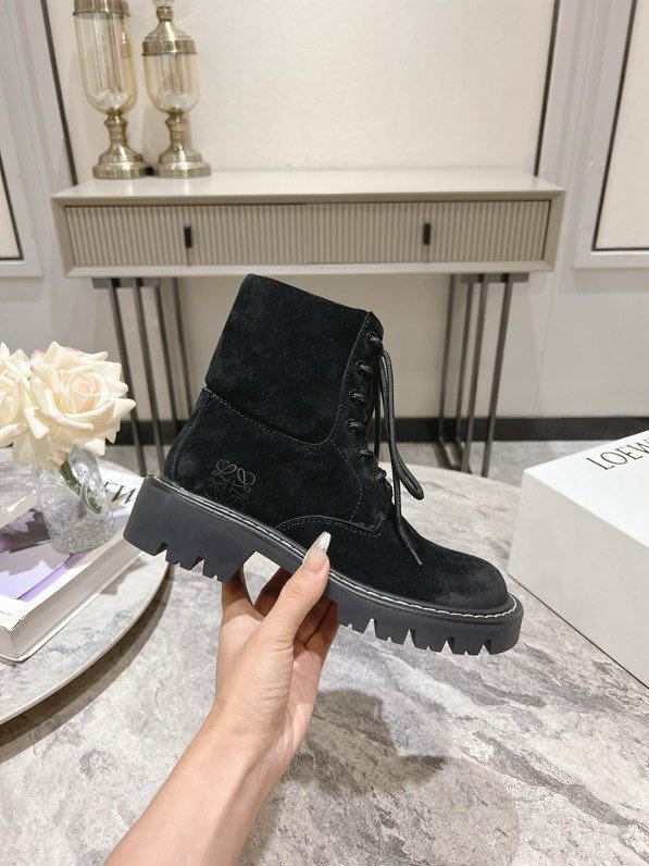 Leather women's boots фото 5