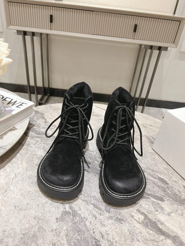 Leather women's boots фото 7