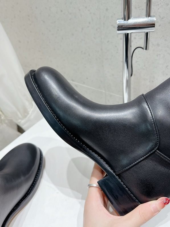 Шкіряні жіночі черевики фото 7