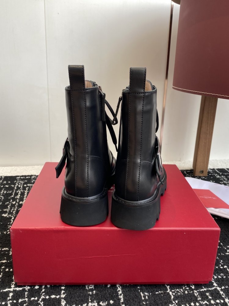 Leather women's boots фото 8