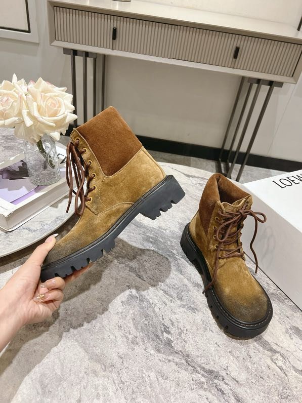 Leather women's boots фото 9