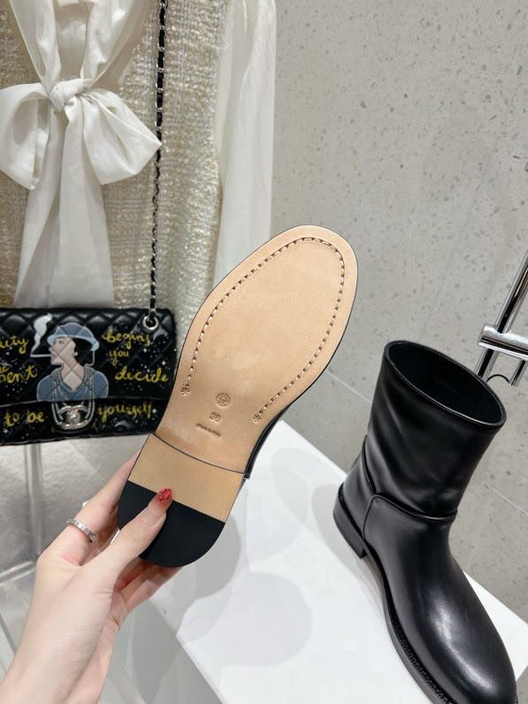 Шкіряні жіночі черевики фото 9