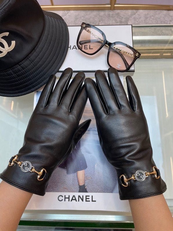 Кожаные женские перчатки