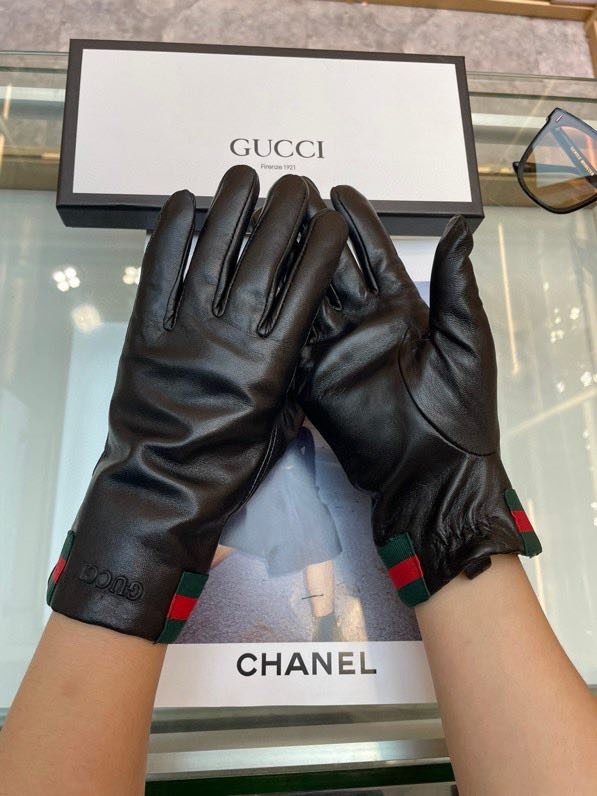 Шкіряні жіночі рукавички