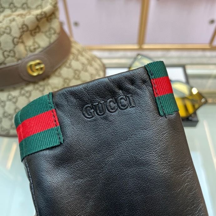 Шкіряні жіночі рукавички фото 7