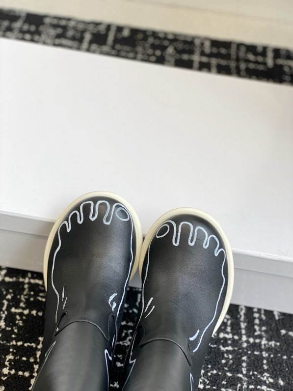 Leather women's boots on heel фото 3