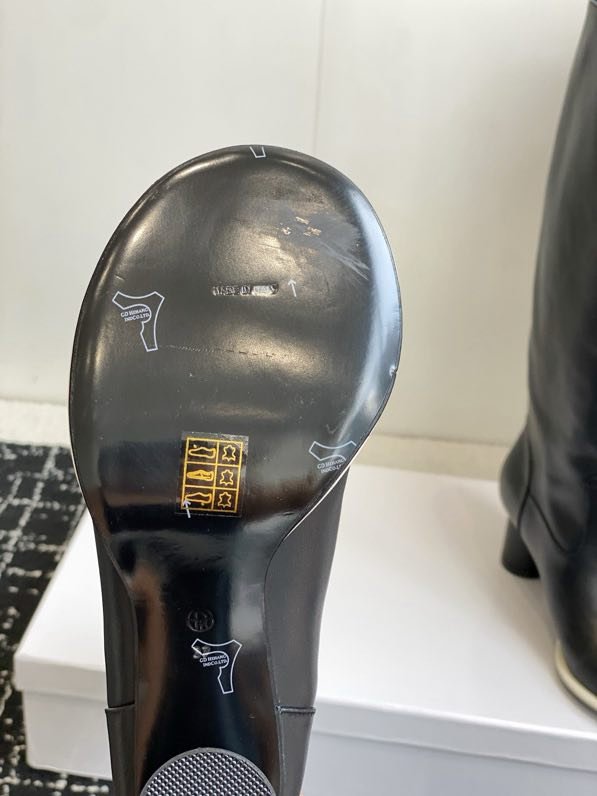 Кожаные женские сапоги на каблуке фото 4