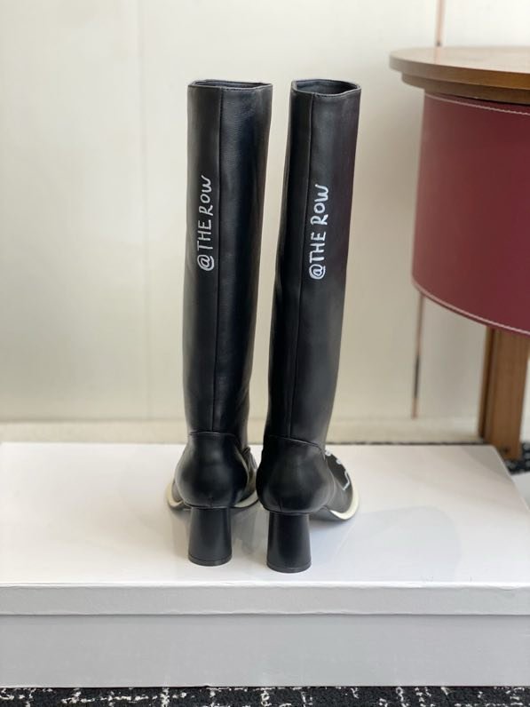 Leather women's boots on heel фото 7