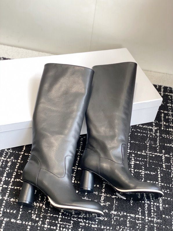 Кожаные женские сапоги на каблуке фото 7