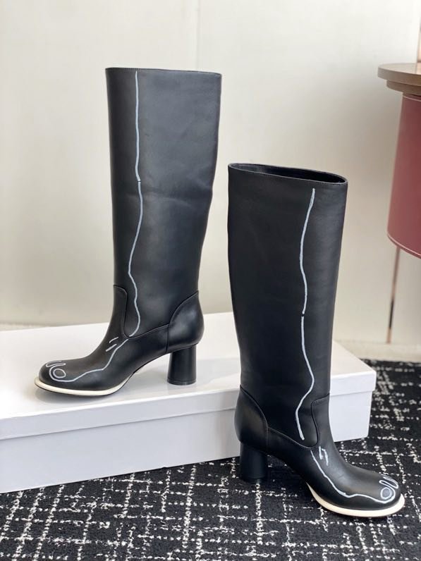 Leather women's boots on heel фото 8