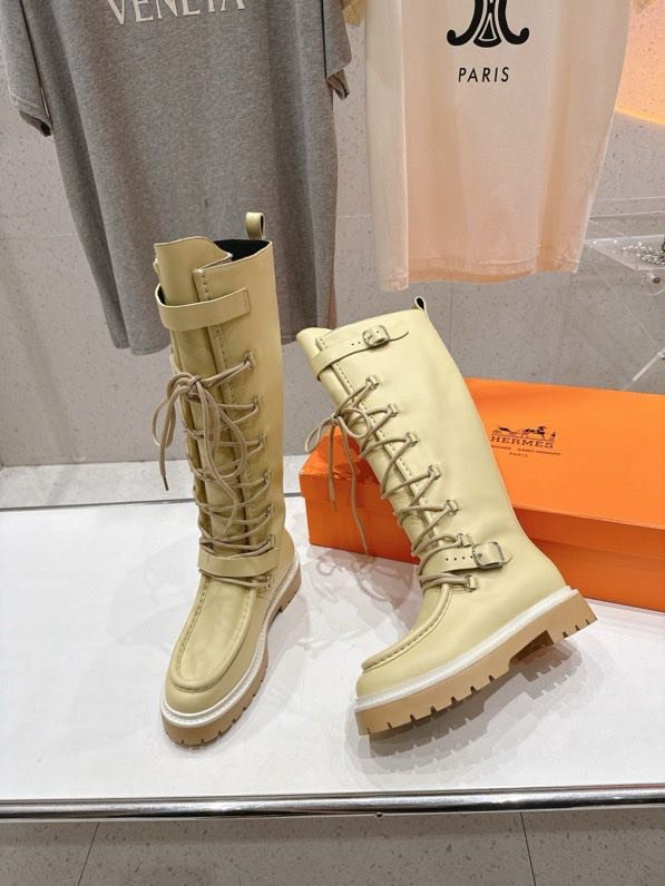 Шкіряні жіночі чоботи на шнурівці фото 3