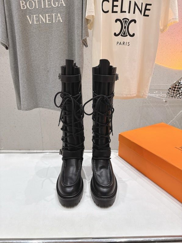 Шкіряні жіночі чоботи на шнурівці фото 4