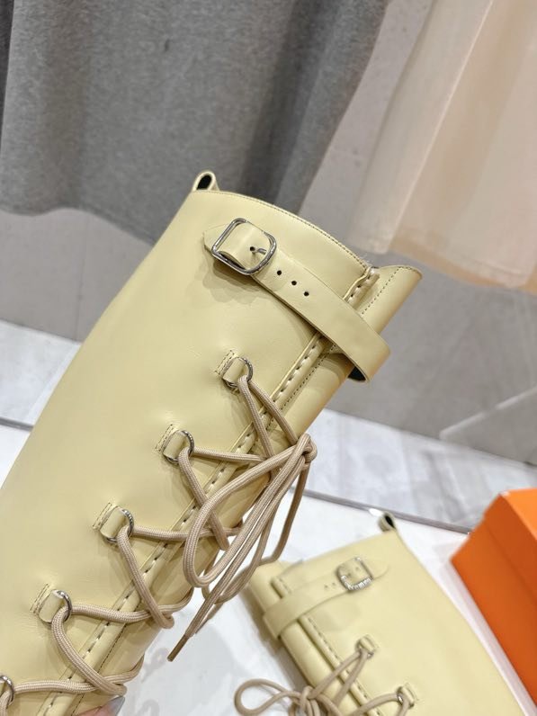 Шкіряні жіночі чоботи на шнурівці фото 4