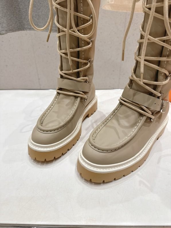 Шкіряні жіночі чоботи на шнурівці фото 7