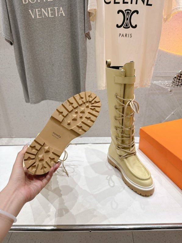 Шкіряні жіночі чоботи на шнурівці фото 8