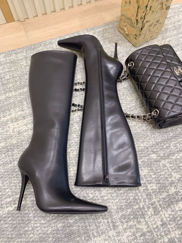 Leather women's boots