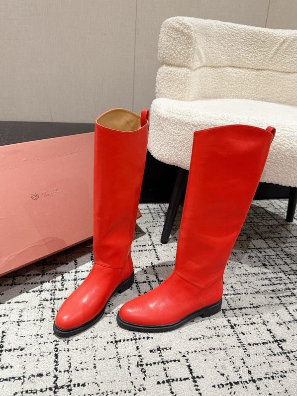 Шкіряні жіночі чоботи