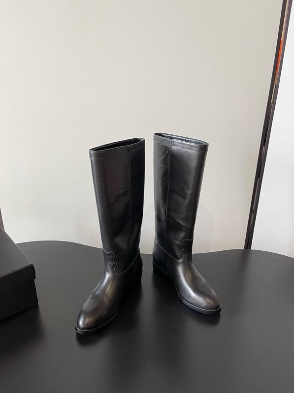 Leather women's boots