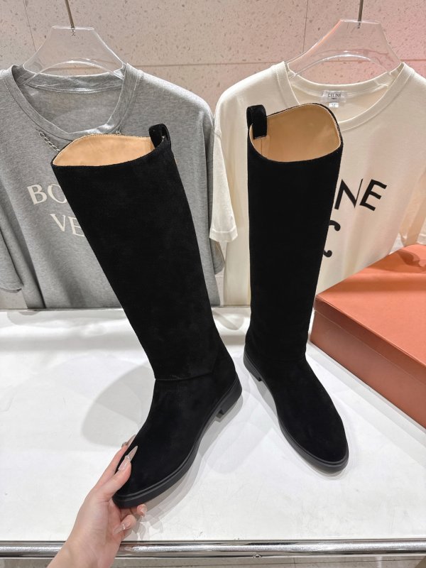 Кожаные женские сапоги