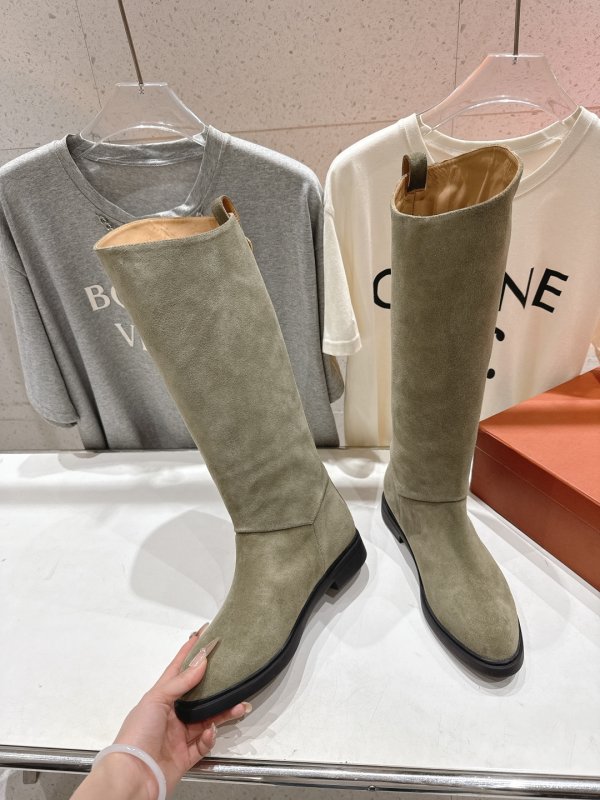 Кожаные женские сапоги