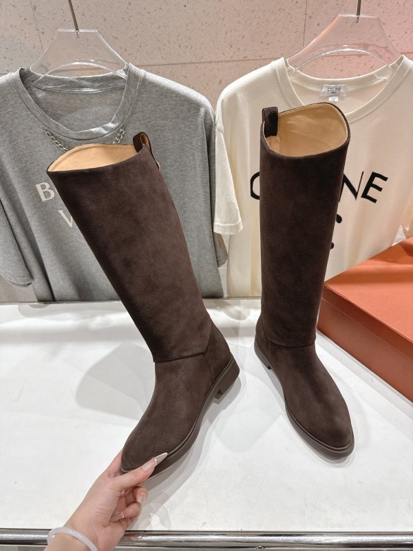 Кожаные женские сапоги