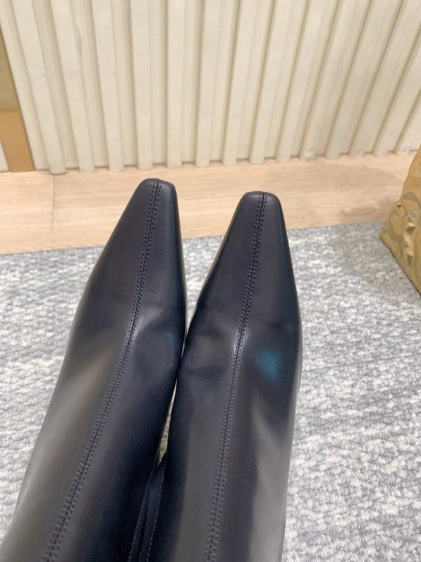 Leather women's boots фото 2