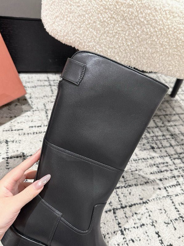 Leather women's boots фото 2