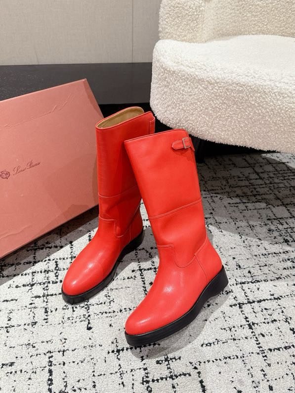 Кожаные женские сапоги фото 2