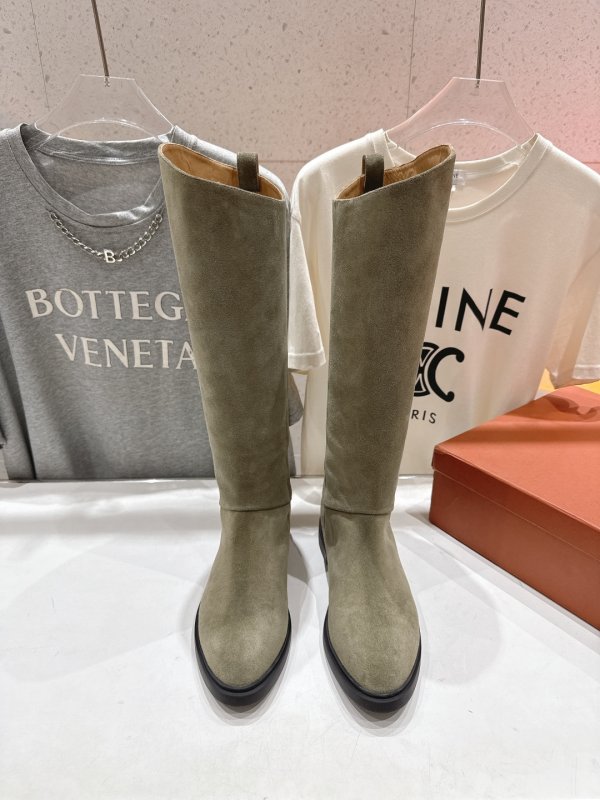 Кожаные женские сапоги фото 2