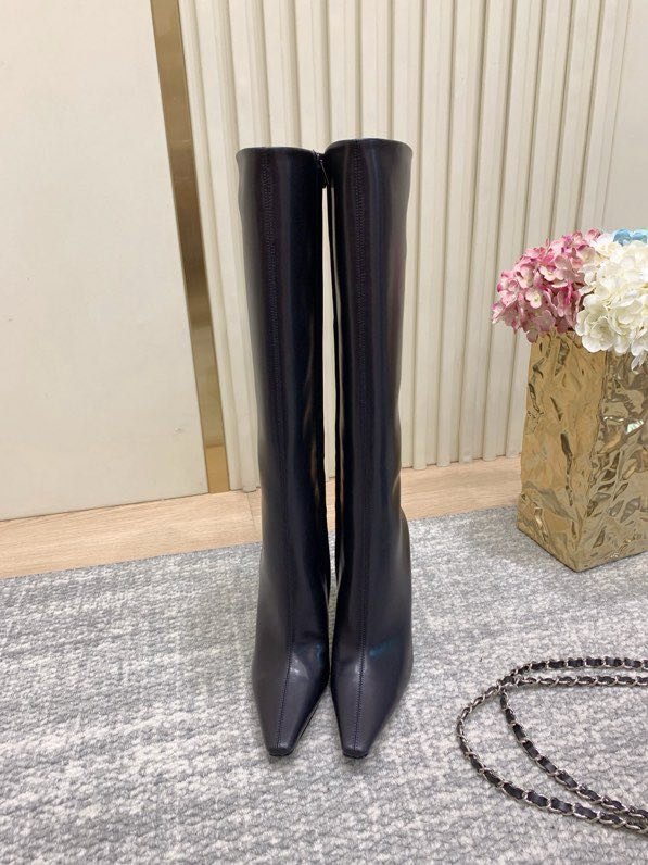 Leather women's boots фото 3